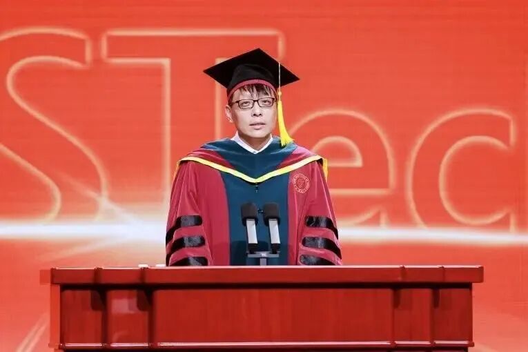 Prof. Zhang Speaks at SUSTech 2025 Commencement as Faculty Representative